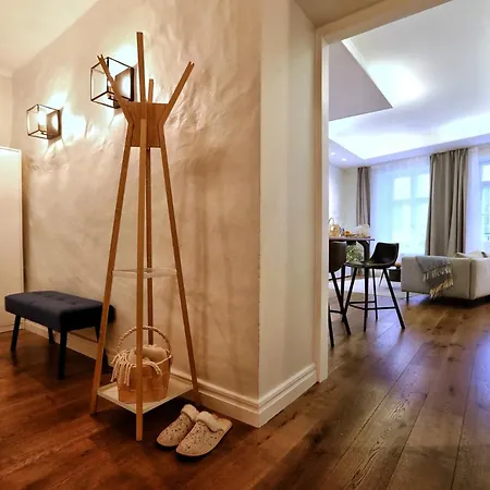 Town Hall Square Apartment *
