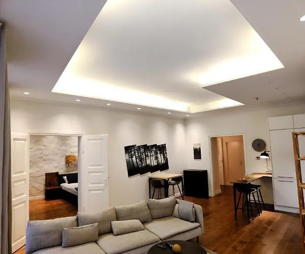 Apartment Town Hall Square *