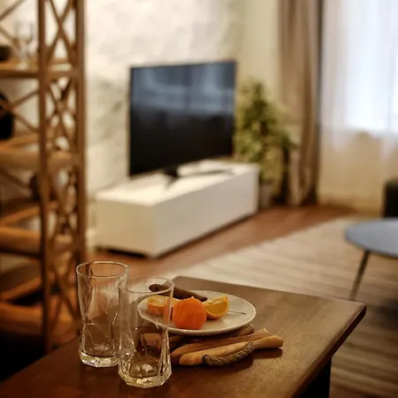 아파트 Town Hall Square