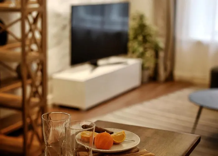 아파트 Town Hall Square